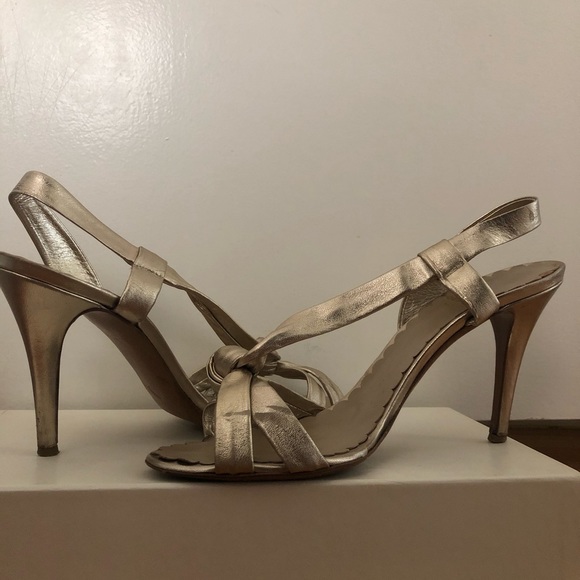 Moschino gold heels - Picture 3 of 3